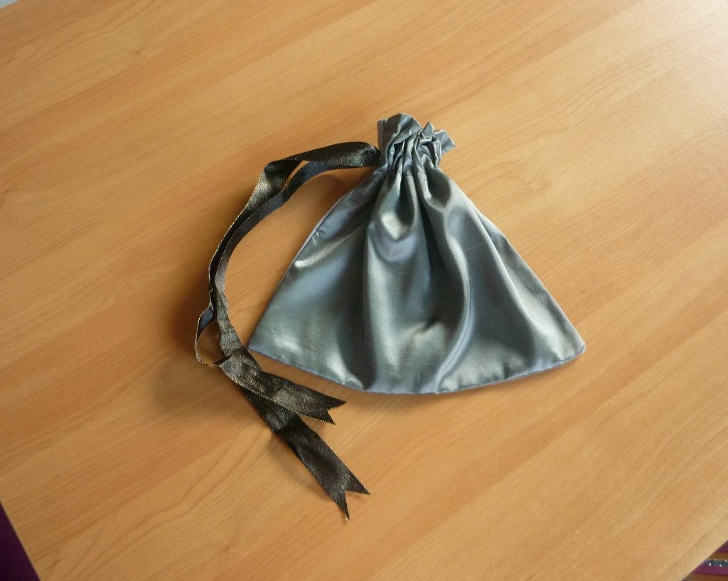 Grijze satijnen katoenen reiszak opbergzak kledingzak, Ophalen of Verzenden, Grijs, 30 cm of meer, Minder dan 35 cm