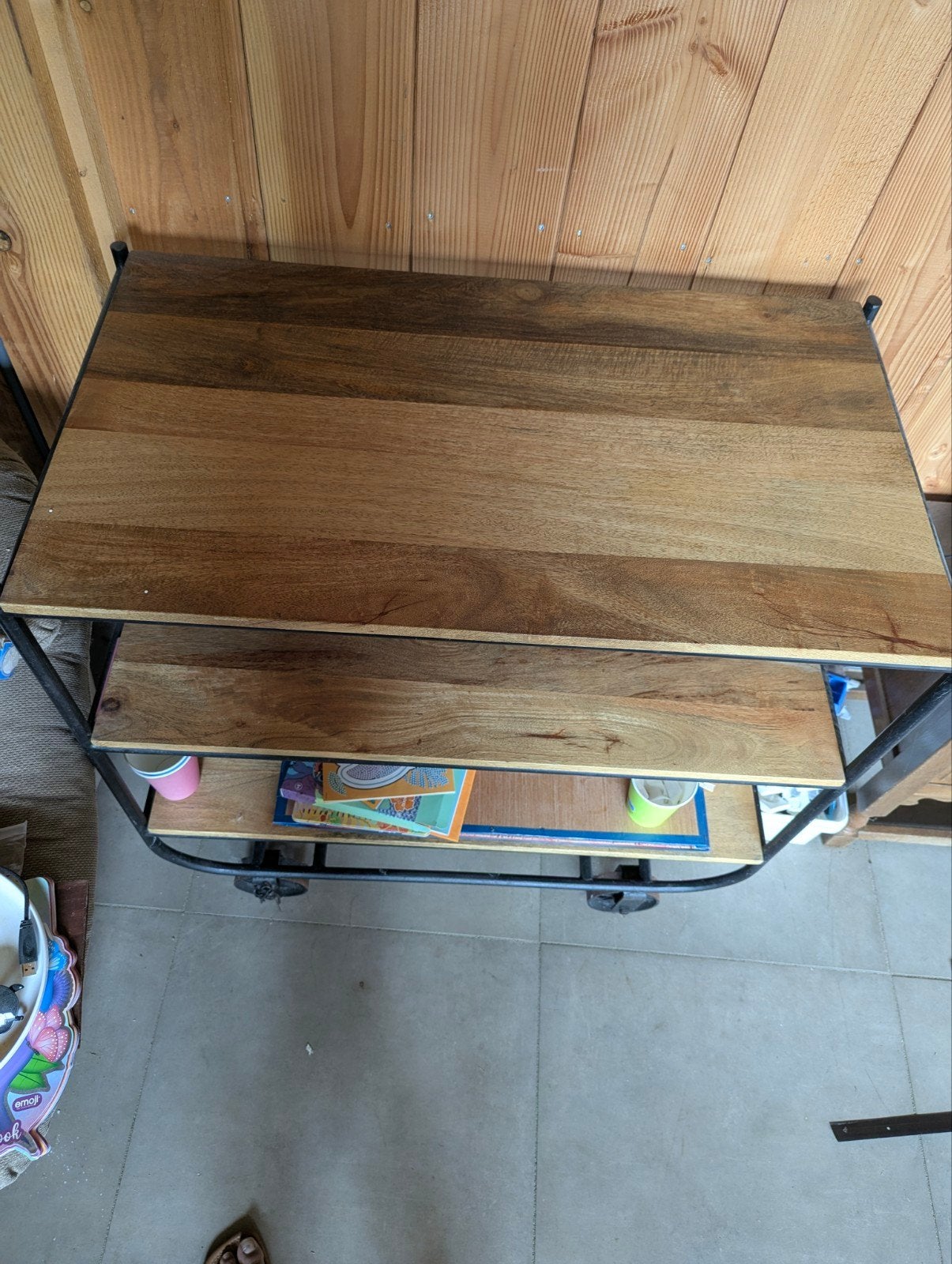 Houten trolley met metalen frame en wielen, Huis en Inrichting, Tafels | Bijzettafels, Ophalen, Gebruikt, Industrieel, Landelijk