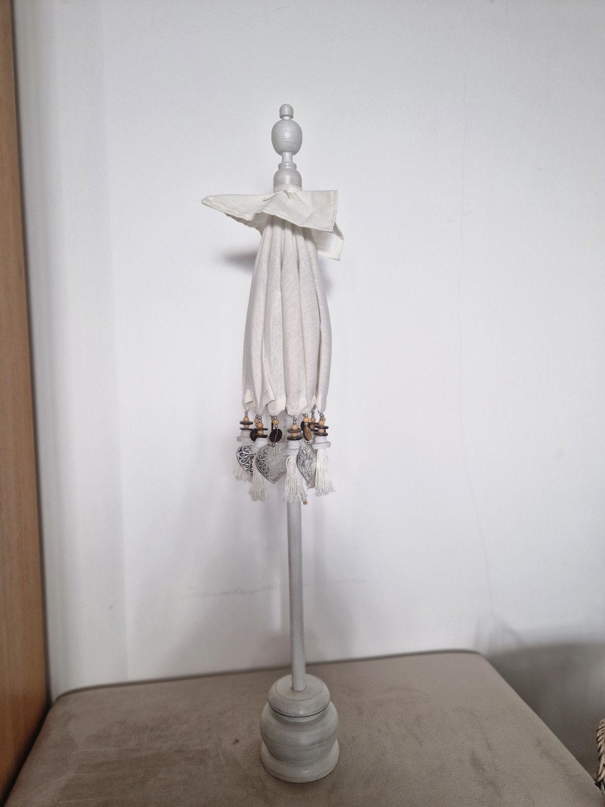 Decoratieve parasol met houten standaard en hartjes, Hout, Gebruikt, Ophalen of Verzenden, Landelijk