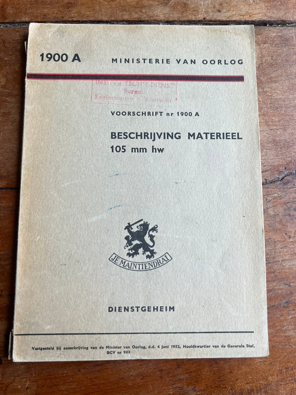 WO2 KL Amerikaans 105 mm Howitzer boek artillerie Defensie, Amerika, Verzenden, Boek of Tijdschrift, Landmacht