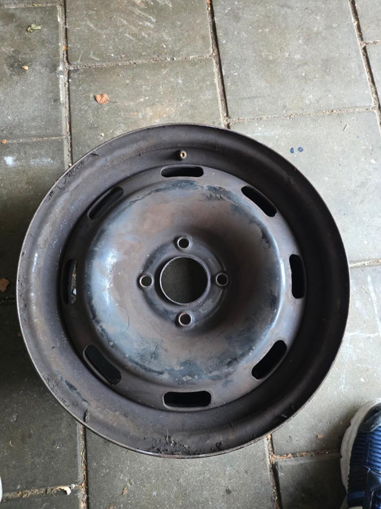 Stalen velg 15 inch - Gebruikt, Auto-onderdelen, Banden en Velgen, Gebruikt, 15 inch, Velg(en), Personenwagen