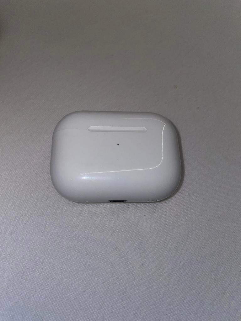 Witte AirPods Pro 2 oplaadcase met oortjes, Ophalen of Verzenden, Gebruikt, Draadloos