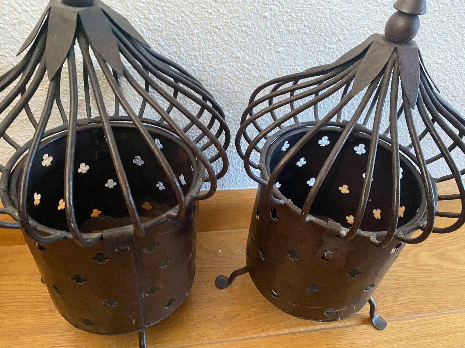 Set van 2 metalen windlichten/kandelaars, Huis en Inrichting, Windlicht, Gebruikt, Zwart, Ophalen of Verzenden
