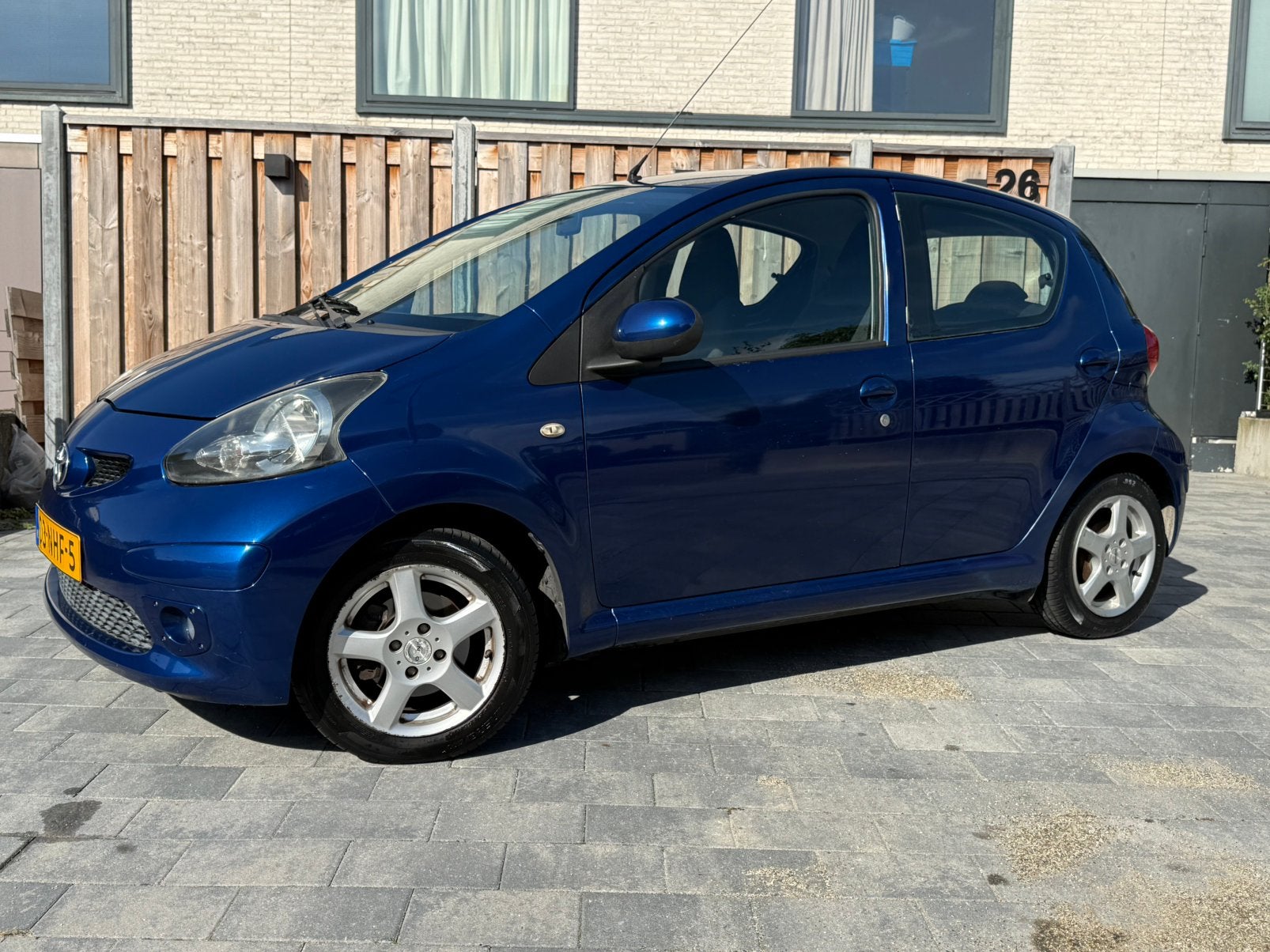 Toyota Aygo 1.0 12V Vvt-i 5DRS| nieuwe apk| Airco| lichtmeta, Auto's, Voorwielaandrijving, Stof, Zwart, 68 pk