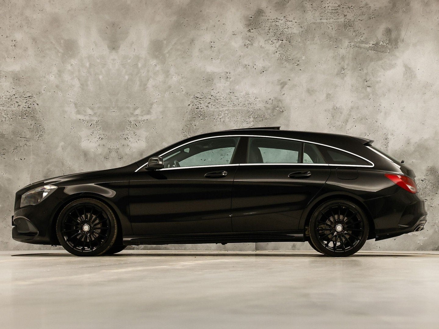 Mercedes-Benz CLA-Klasse 200 AMG Sport 156Pk Automaat (PANOR, Auto's, 730 kg, Gebruikt, Zwart, 1400 kg