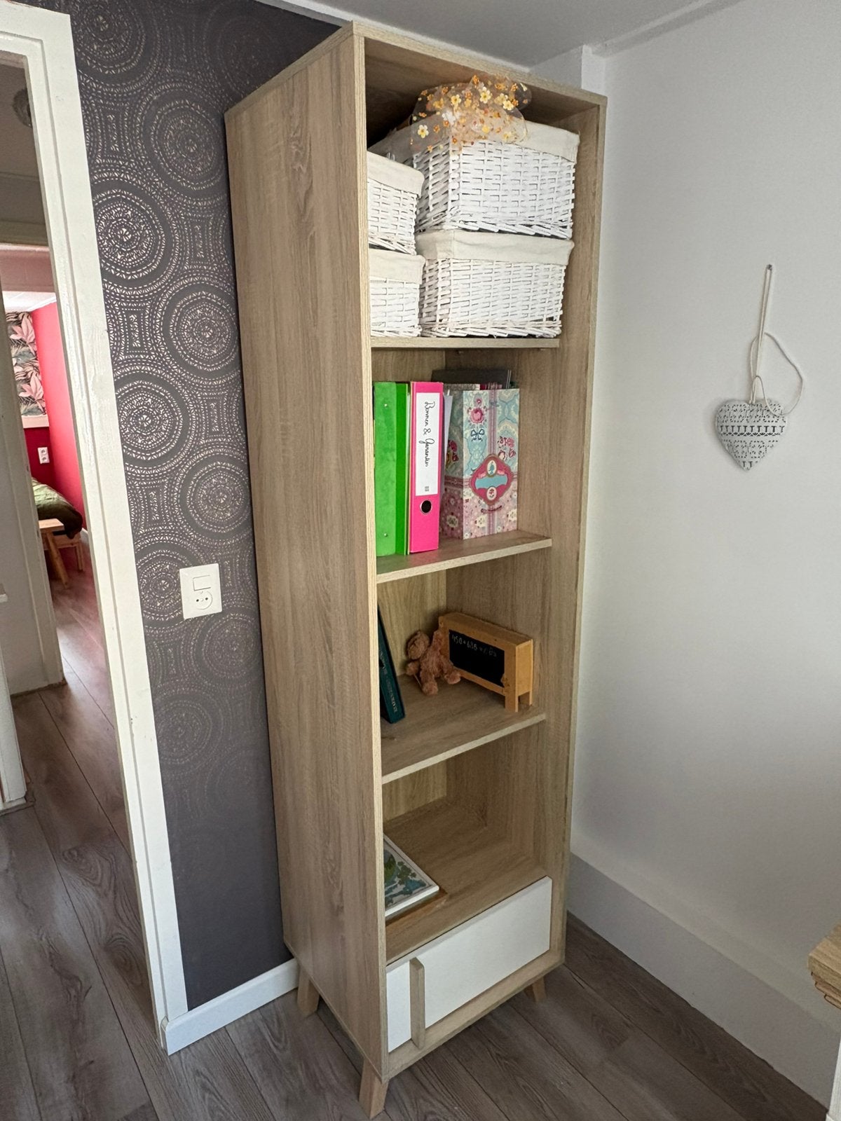 Moderne boekenkast wit / licht eiken, Ophalen, 50 tot 100 cm, Zo goed als nieuw, 150 tot 200 cm