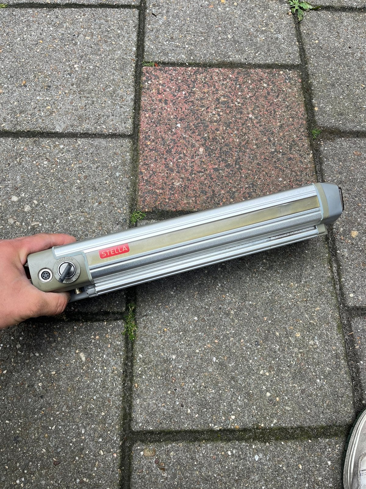 Goed Accu Stella met oplader, Ophalen, Zo goed als nieuw