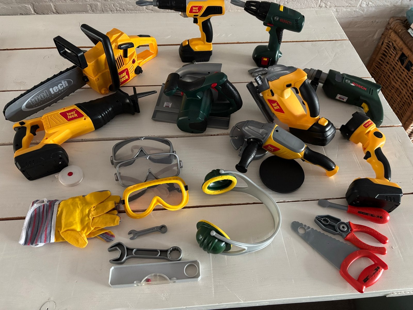 Grote set speelgoedgereedschap met accessoires, Ophalen of Verzenden, Zo goed als nieuw, Knutselen, Met licht