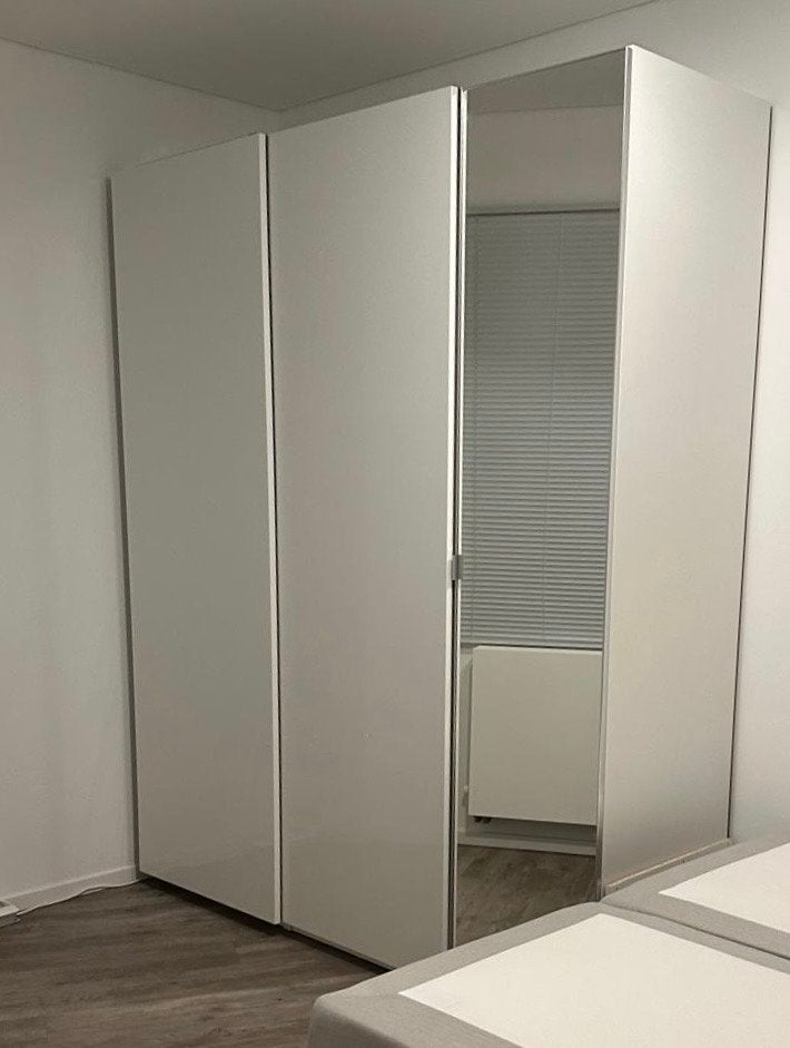 IKEA Pax Kast wit met hoogglans schuifdeuren en spiegeldeur, Overige materialen, 200 cm of meer, Zo goed als nieuw, 200 cm of meer