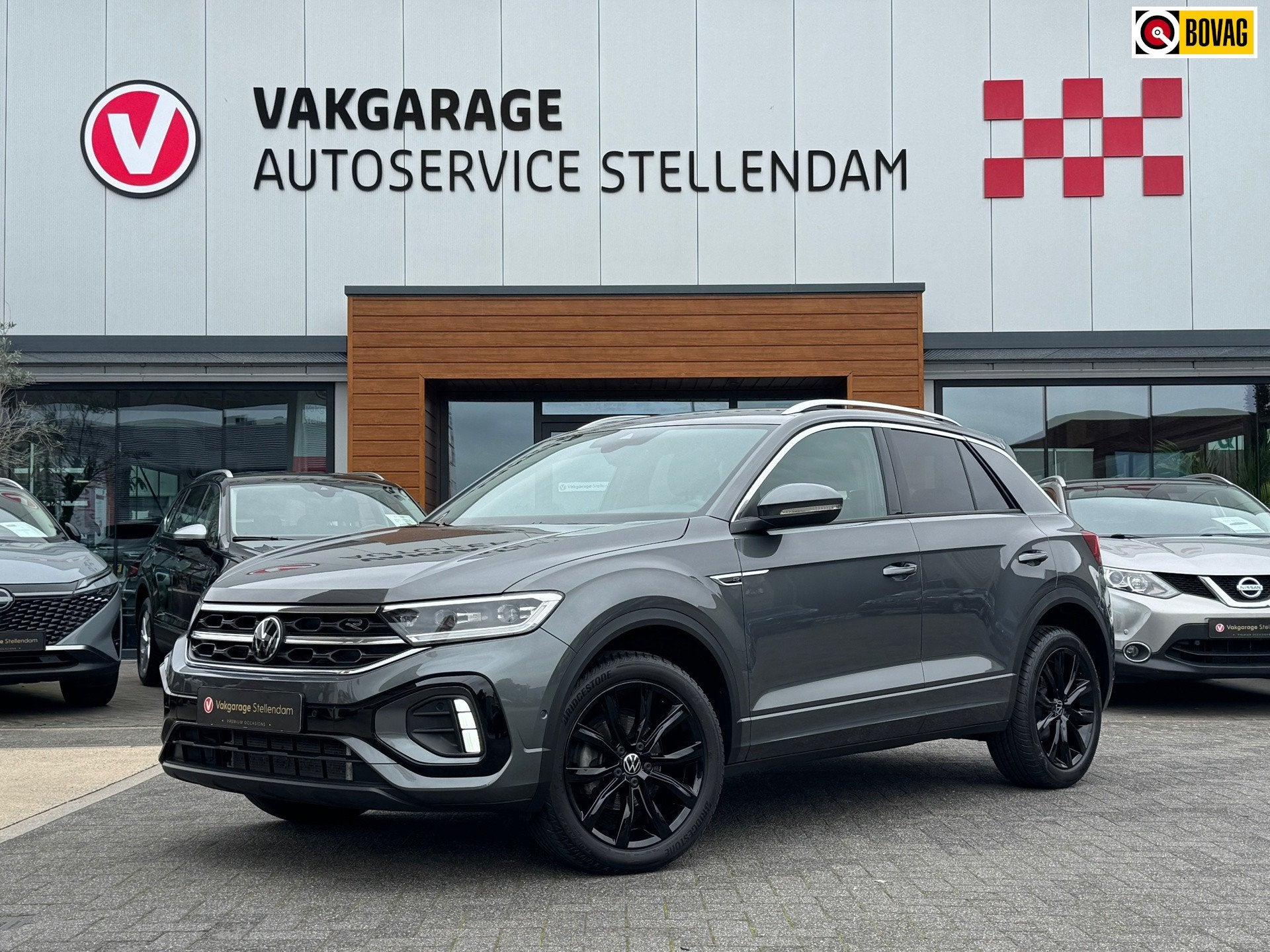 Volkswagen T-ROC 1.5 TSI 150pk R-Line|IQ LIGHT|Keyless|Winte, Auto's, Dealer onderhouden, Stof, 4 cilinders, 150 pk
