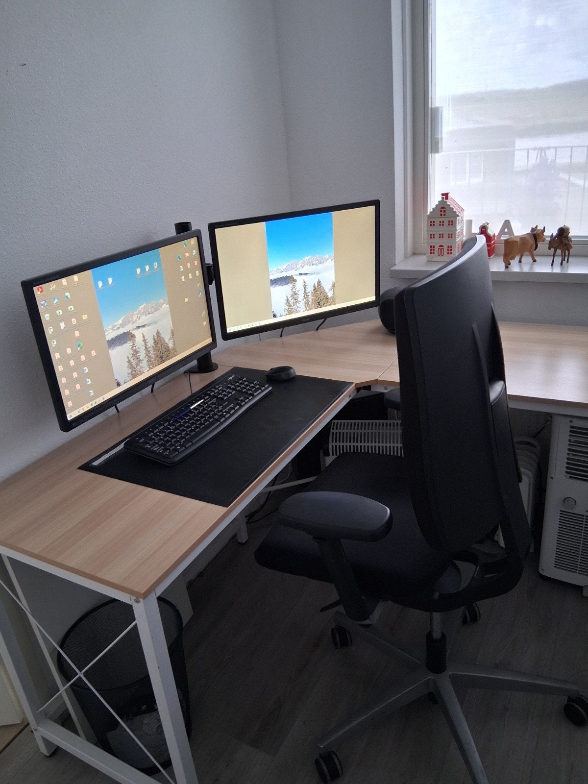 Bureau 150x150 met bureaustoel, Huis en Inrichting, Ophalen of Verzenden