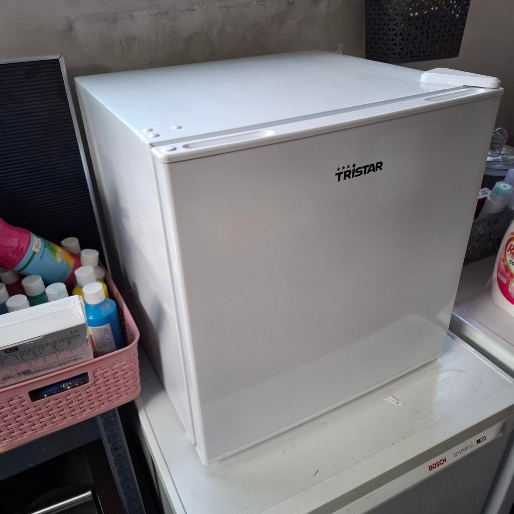 Tristar mini koelkast met vriesvakje, Ophalen, Met vriesvak, Minder dan 45 cm, Minder dan 85 cm