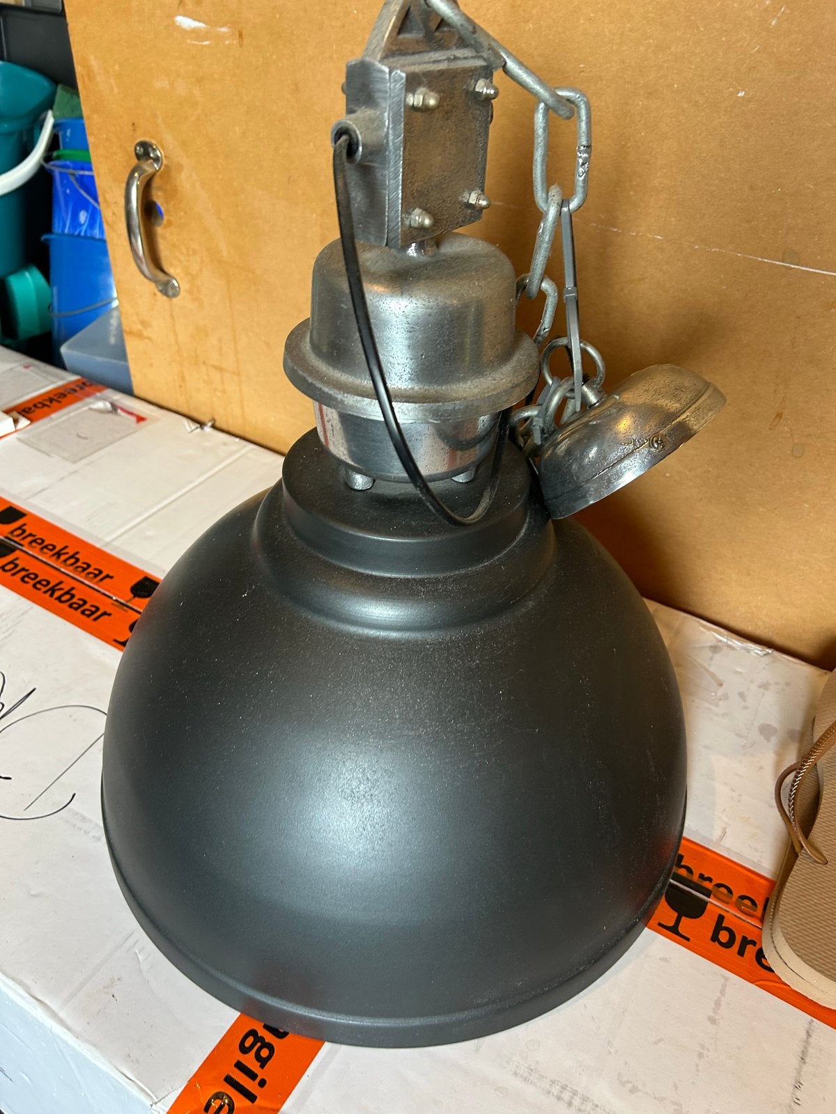 Industriële hanglamp - Grijs metaal met ketting, Ophalen of Verzenden, Gebruikt, Metaal, E27 (groot)