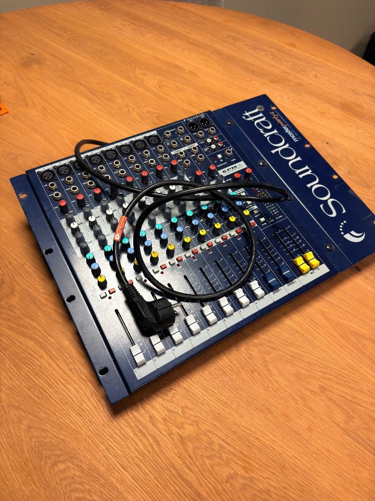 Soundcraft EPM8, Muziek en Instrumenten, Mengpanelen, Ophalen, Gebruikt, 10 tot 20 kanalen, Microfooningang
