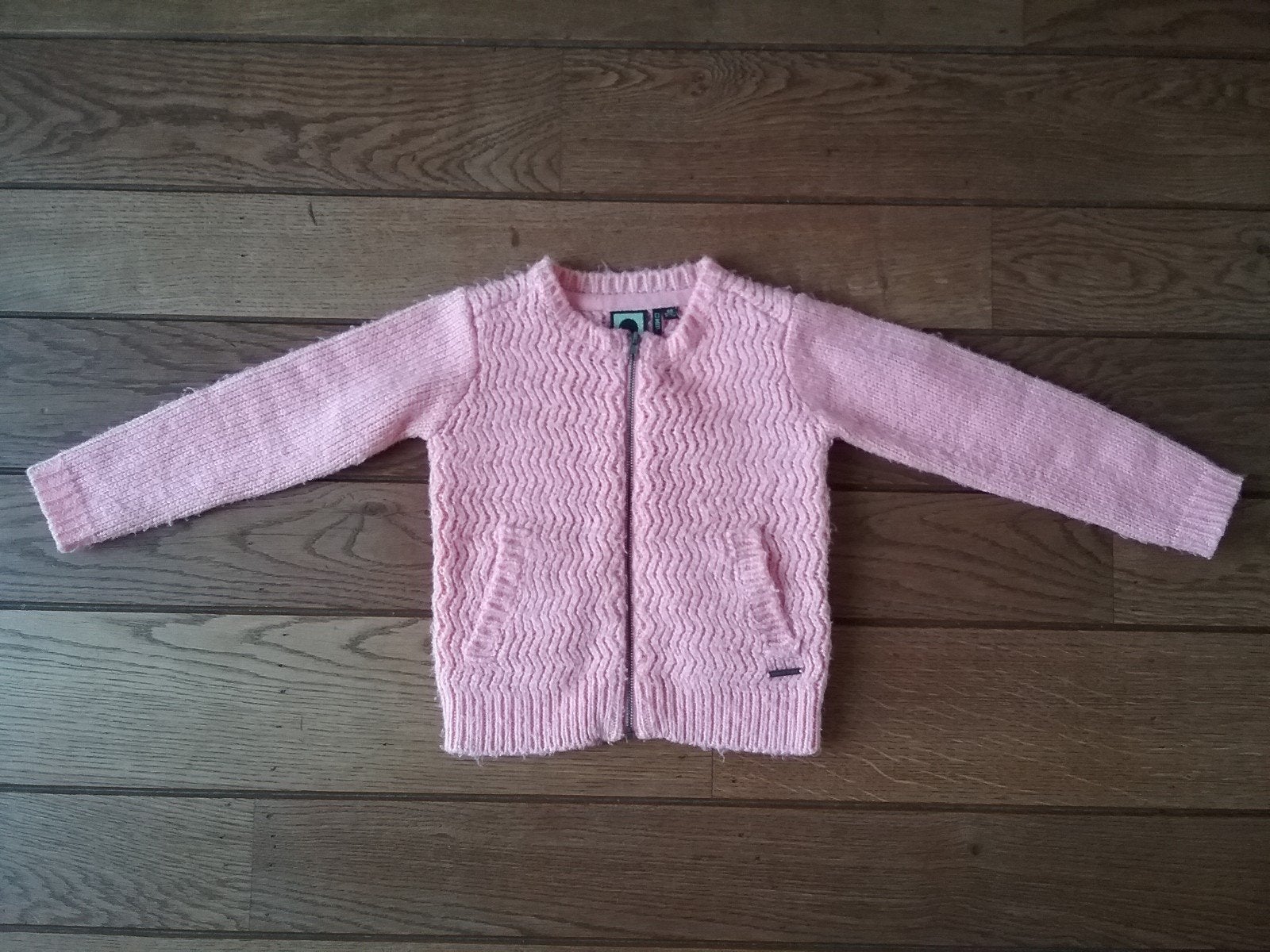 Tumble en dry meisjes vest maat 98
niet kapot

Verzendkosten, Ophalen of Verzenden, Meisje, Trui of Vest
