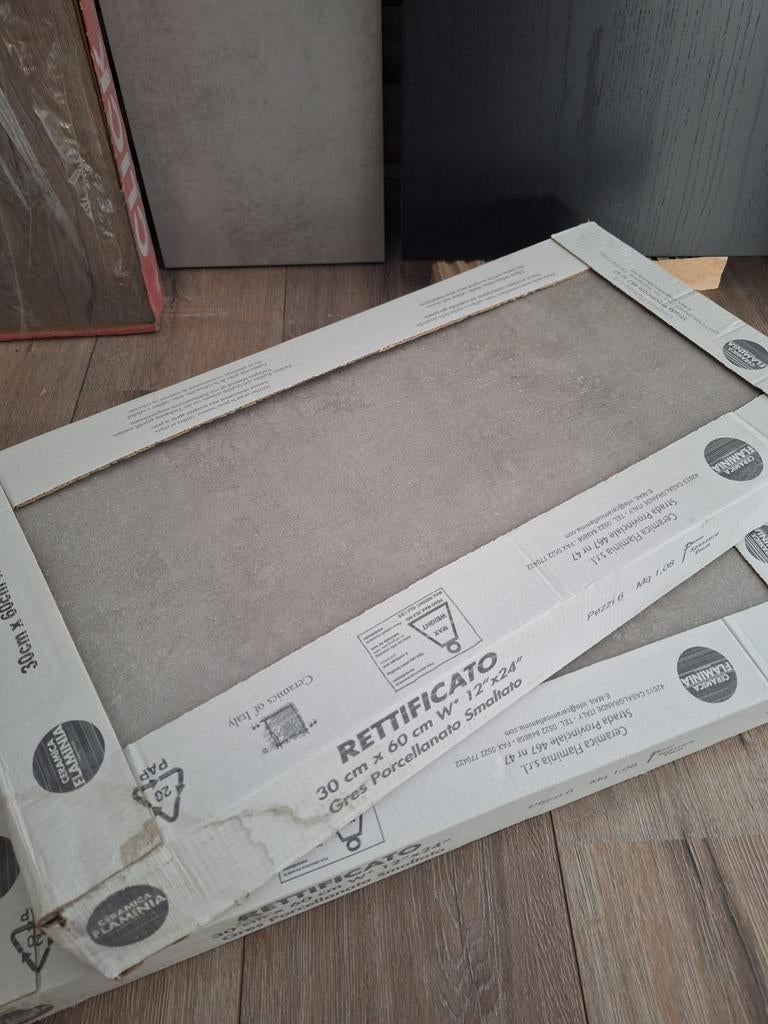 2 Dozen Vloer/Wandtegels, Ophalen