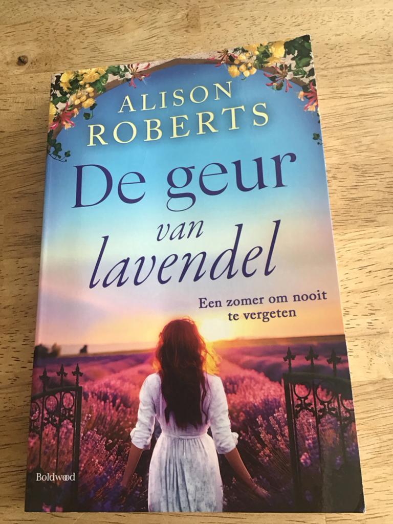 De geur van lavendel - Alison Roberts, Ophalen of Verzenden, Zo goed als nieuw