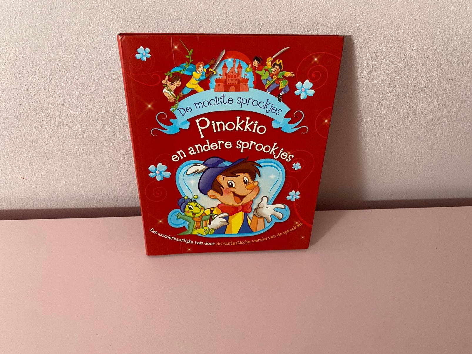 Boek: De mooiste sprookjes: Pinokkio en andere sprookjes., Ophalen of Verzenden, Zo goed als nieuw, Sprookjes