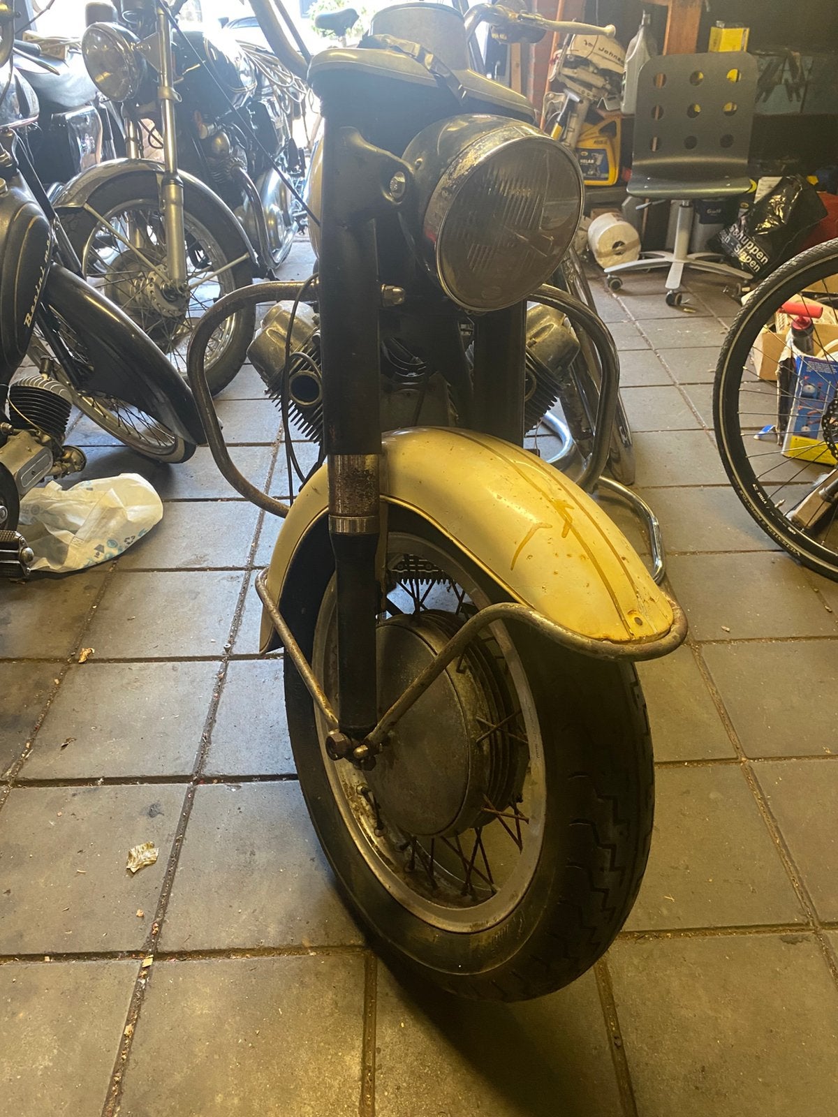 Moto Guzzi v7 -700 project met geldig kenteken, 700 cc, Cardan-aandrijving, 2 cilinders, Motorrijbewijs A