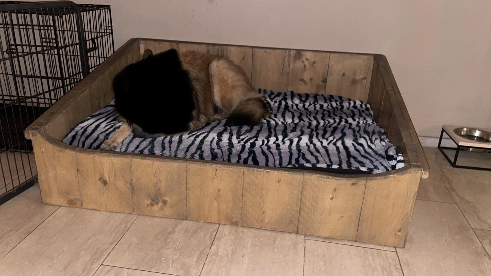 Hondenmand zwaar en groot van hout, Ophalen, Overige