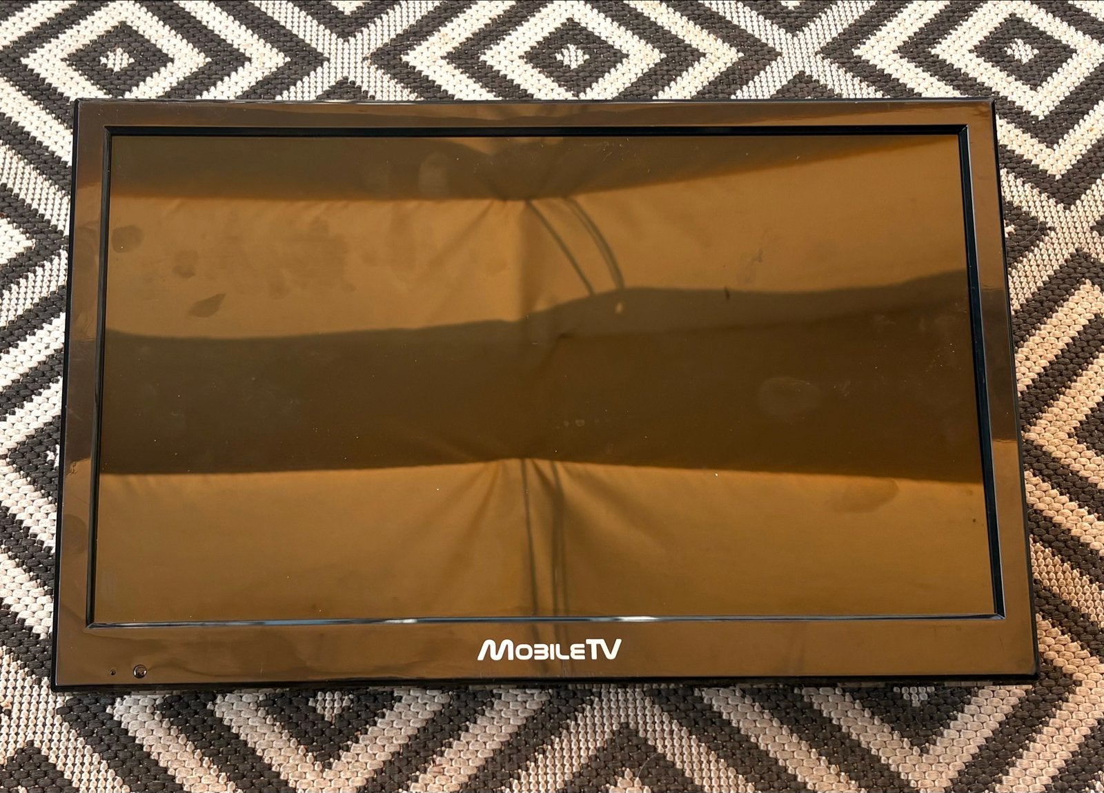 Mobiele TV met afstandsbediening en muurbeugel, Audio, Tv en Foto, Televisies, Overige merken, Gebruikt, 50 Hz, Ophalen of Verzenden