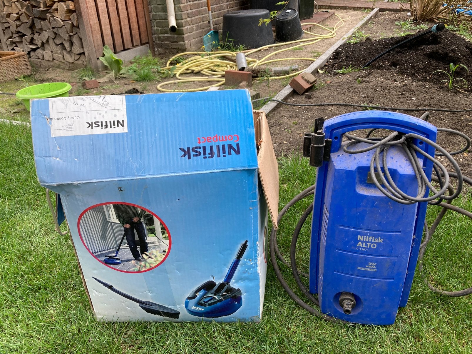 Nilfisk hogedrukreiniger (huis lekt), Ophalen, Gebruikt, Elektrisch, Met autostop en -start
