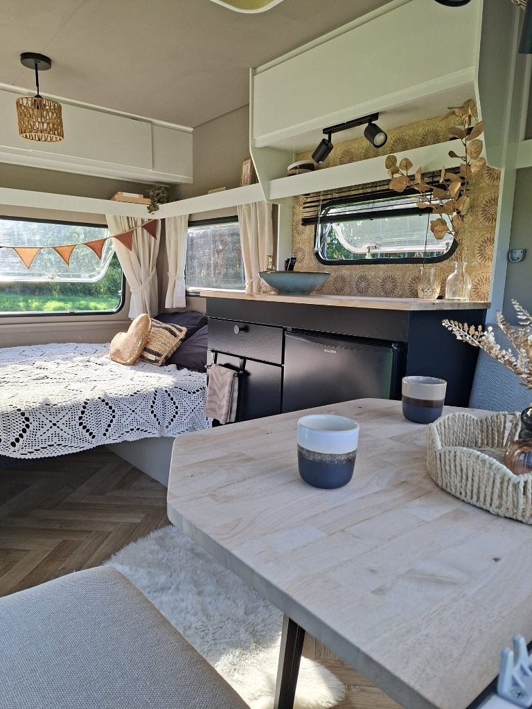 Foto 3 van Caravan IT oldtimer, volledig gerenoveerd! (BOVAG gekeurd)