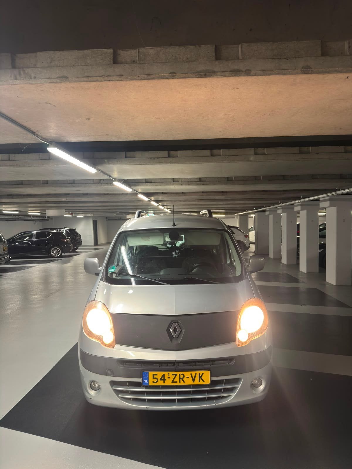 Renault Kangoo 1.6 16V 78KW Family 2008 Grijs., km :250000, Auto's, 1373 kg, 4 cilinders, Origineel Nederlands, 75 €/maand