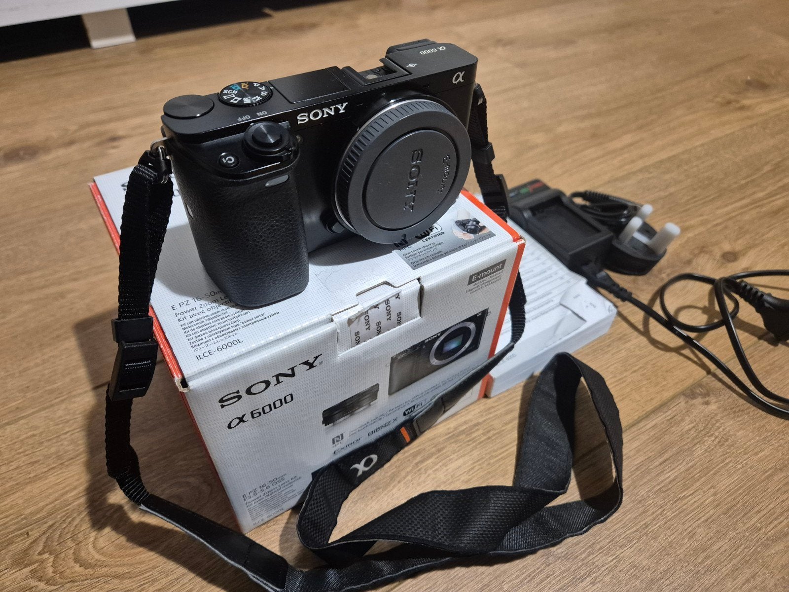 Sony Alpha A6000 Systeemcamera met accessoires, Audio, Tv en Foto, Fotocamera's Digitaal, Compact, Ophalen of Verzenden, Zo goed als nieuw