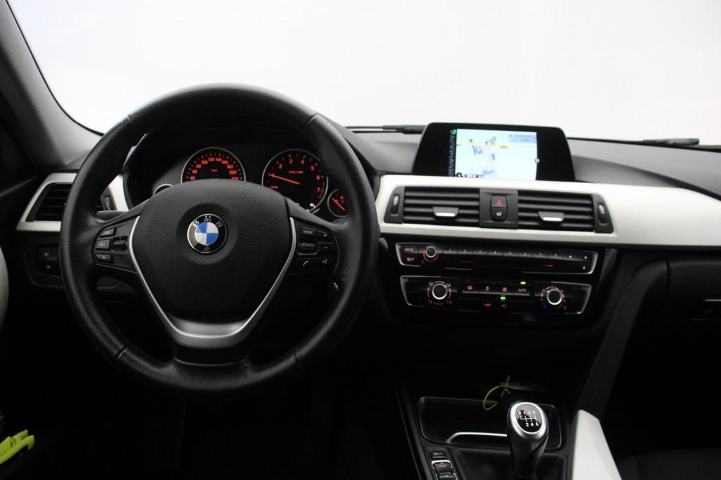 Bmw 3-SERIE Touring 318i - Navi, Cruise, Auto's, BMW, Keurmerk '100% Onderhouden', Electronic Stability Program (ESP), 136 pk