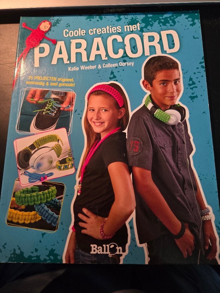 Boek, "Coole creaties met Paracord" 2015, Ophalen, Zo goed als nieuw, Katie Weeber, Overige onderwerpen