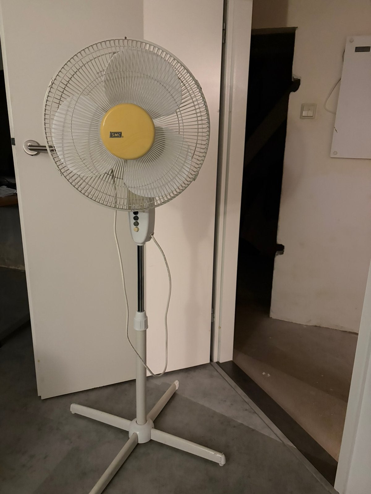 Staande verstelbare ventilator, Witgoed en Apparatuur, Ventilatoren, Ophalen, Zo goed als nieuw, Statiefventilator