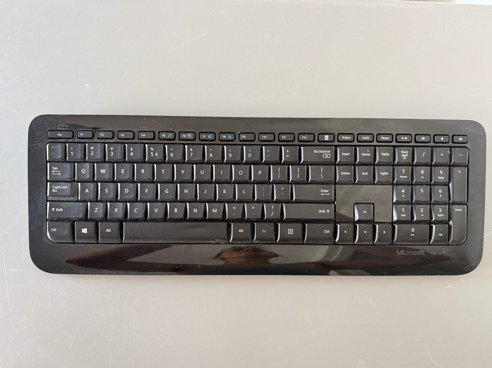 Microsoft toetsenbord numeriek bluetooth, Computers en Software, Toetsenborden, Ophalen of Verzenden, Numeriek, Zo goed als nieuw