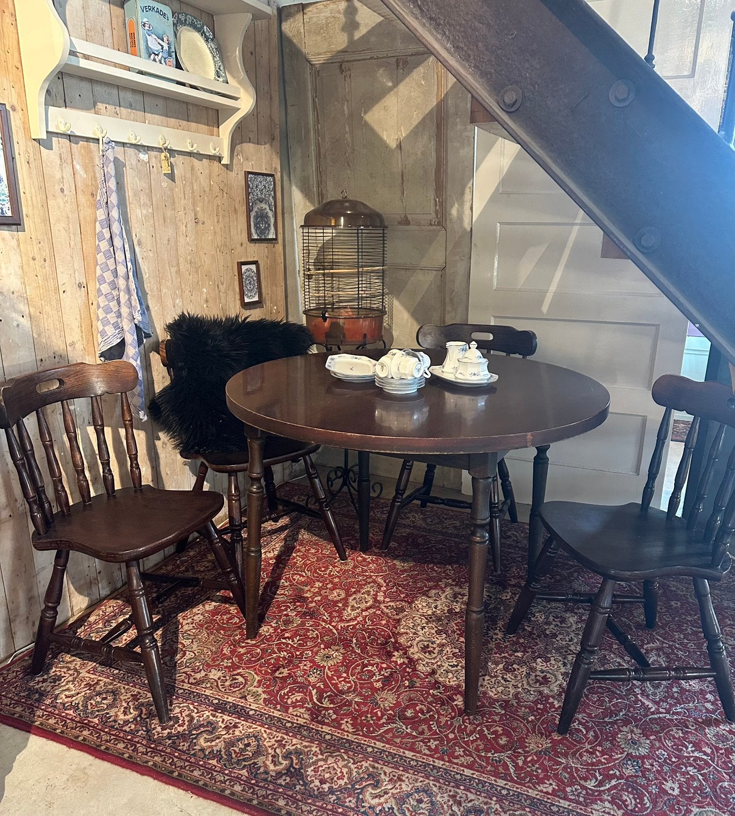 Brocante - vintage ronde tafel met 4 stoelen, Ophalen, 100 tot 150 cm, Rond, Zo goed als nieuw