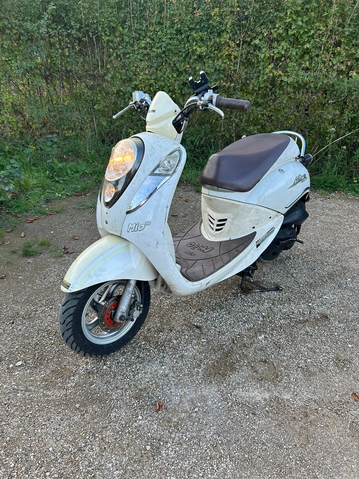 2010 Sym Mio 50cc Snor, Fietsen en Brommers, Zo goed als nieuw, Benzine, Maximaal 25 km/u, Ophalen