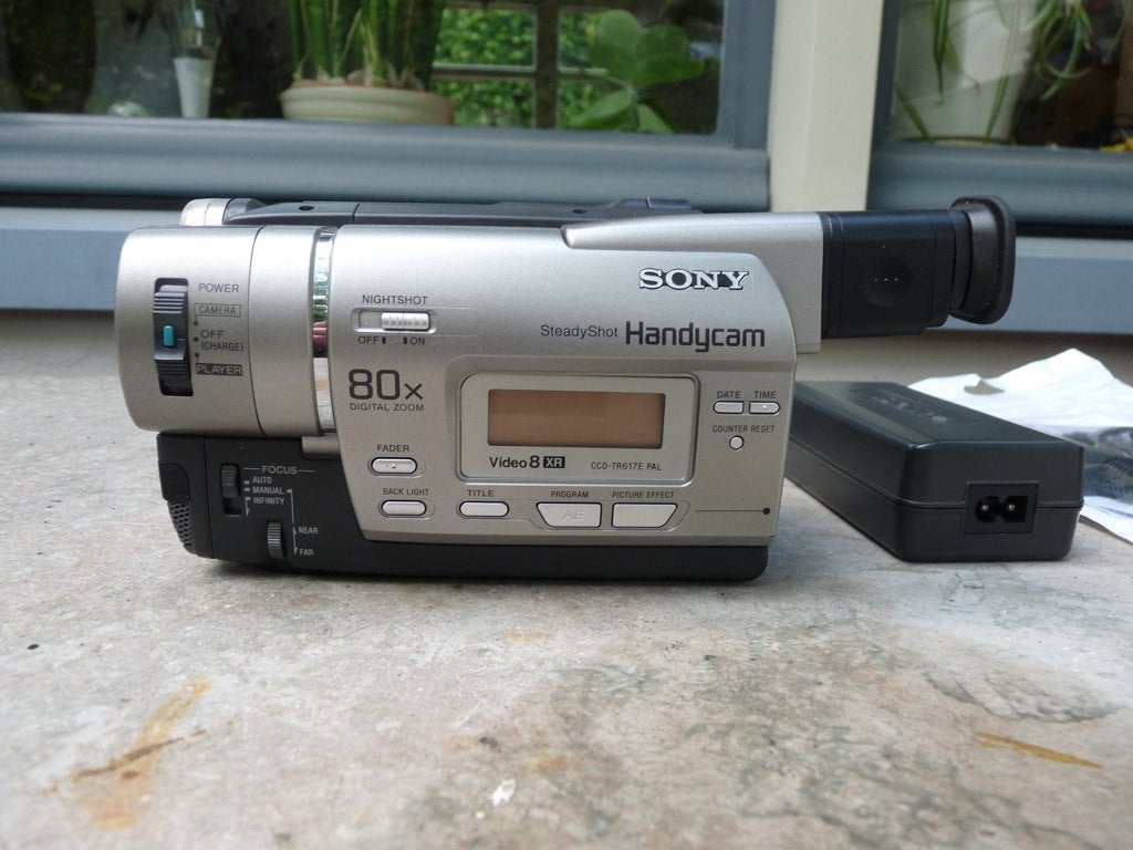 Zelf digitaliseren ? Sony Video8 en Hi8 camera met USB kabel, Ophalen, Hi 8, Camera
