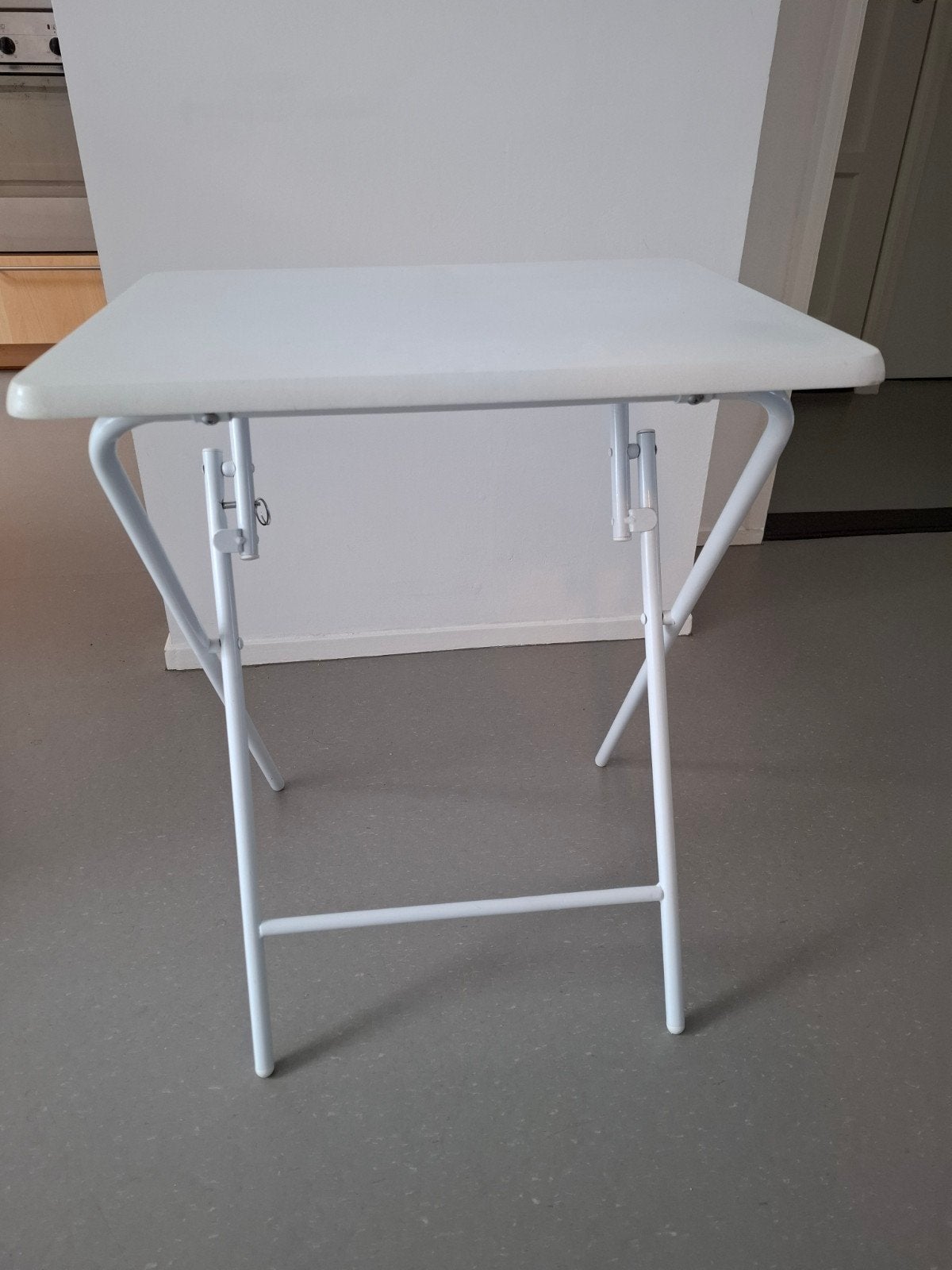 tafeltje/bijzettafel slaapkamer of caravan, Huis en Inrichting, Ophalen, Rechthoekig, Minder dan 55 cm, 60 cm of meer