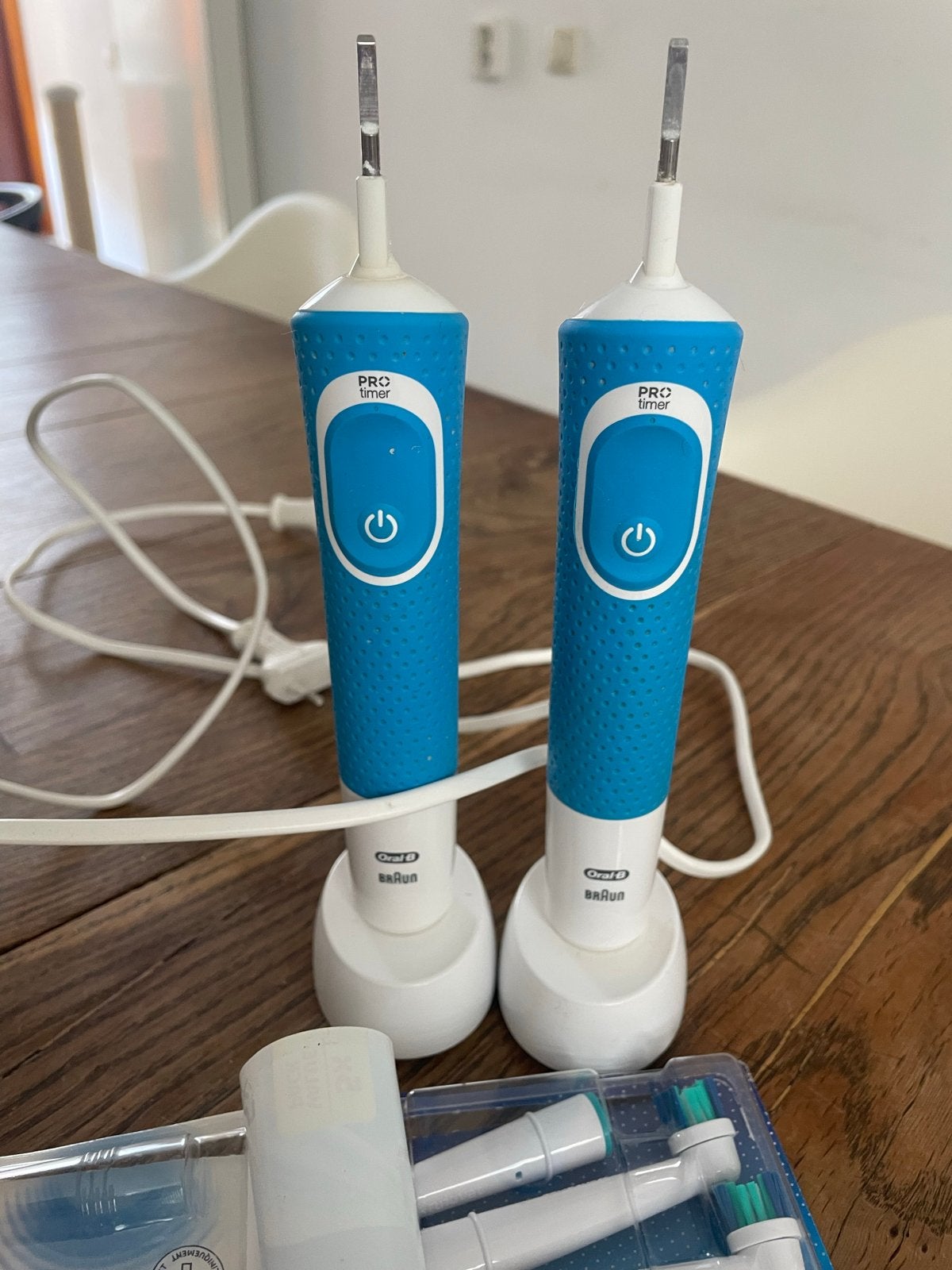 Oral-B elektrische tandenborstels. Nog 1! met opzetborstel, Ophalen, Gebruikt, Mondverzorging
