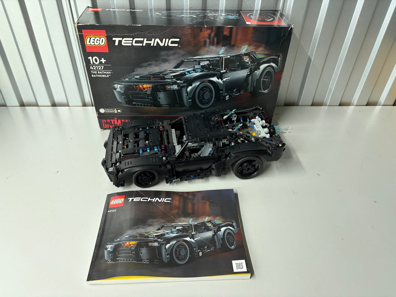 LEGO Technic 42127 The Batman Batmobile met doos en boekje, Ophalen of Verzenden, Zo goed als nieuw