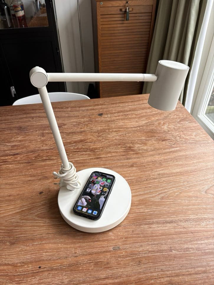 IKEA Nymåne Bureaulamp met Draadloos Opladen, Huis en Inrichting, Ophalen, Bureaulamp, Verstelbaar, GU10