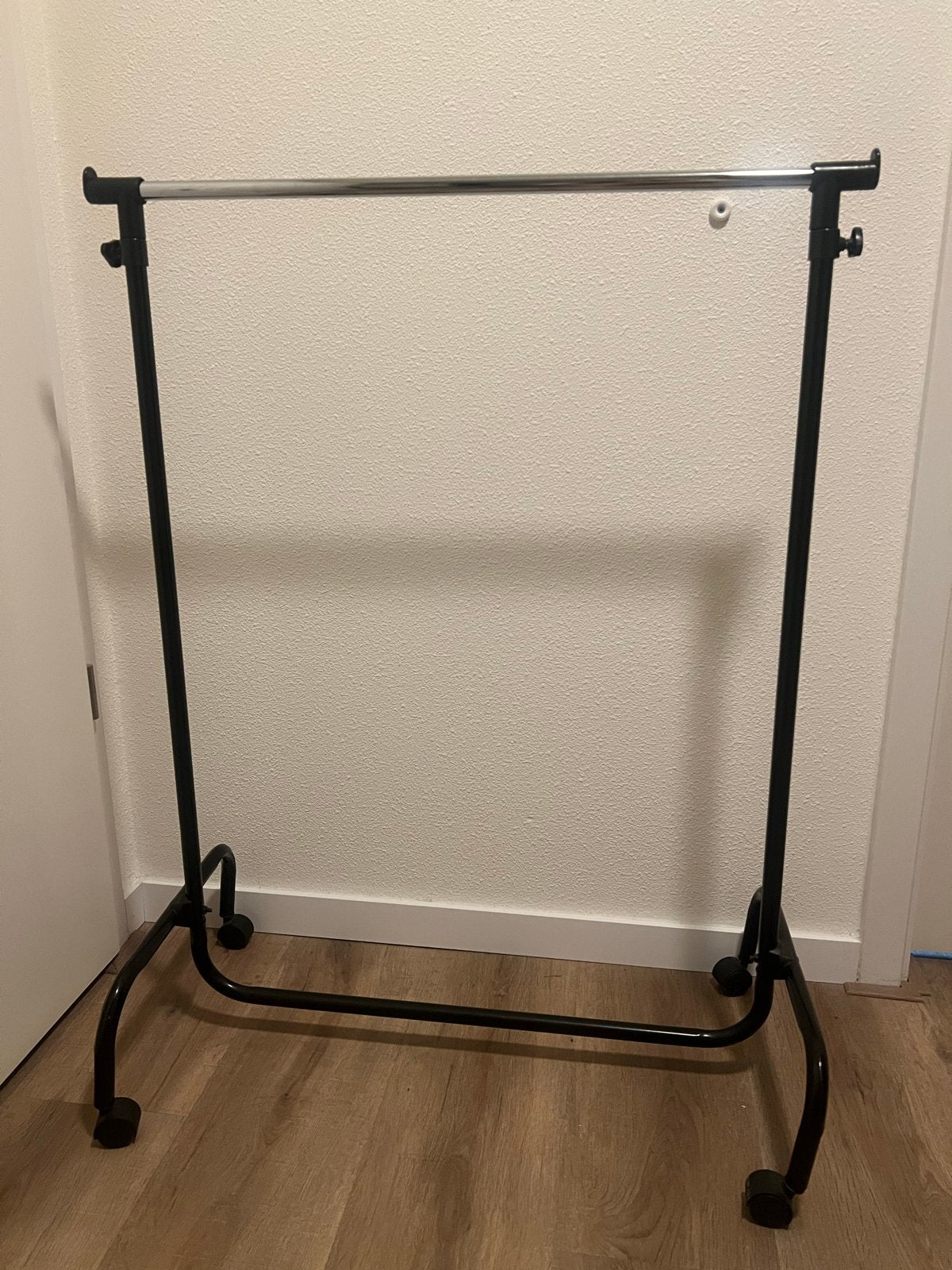 Verrijdbaar kledingrek - 80 cm breed, in hoogte verstelbaar, Huis en Inrichting, Kasten | Kledingkasten, Ophalen, Gebruikt, 100 tot 150 cm