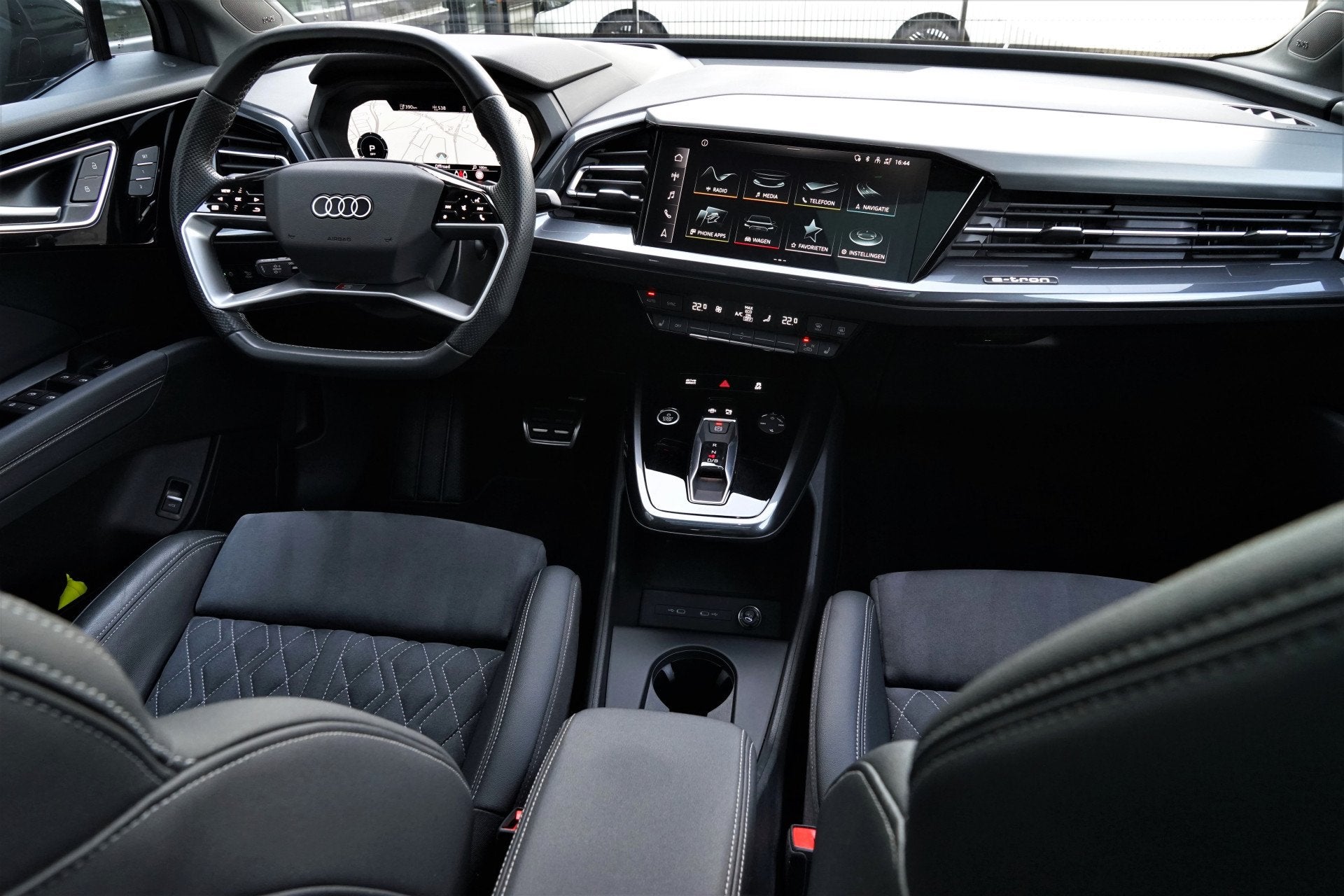 Audi Q4 Sportback e-tron 40 S-line 204pk RS-seats Pano Trekh, Auto's, Audi, Automaat, Dealer onderhouden, Achterwielaandrijving
