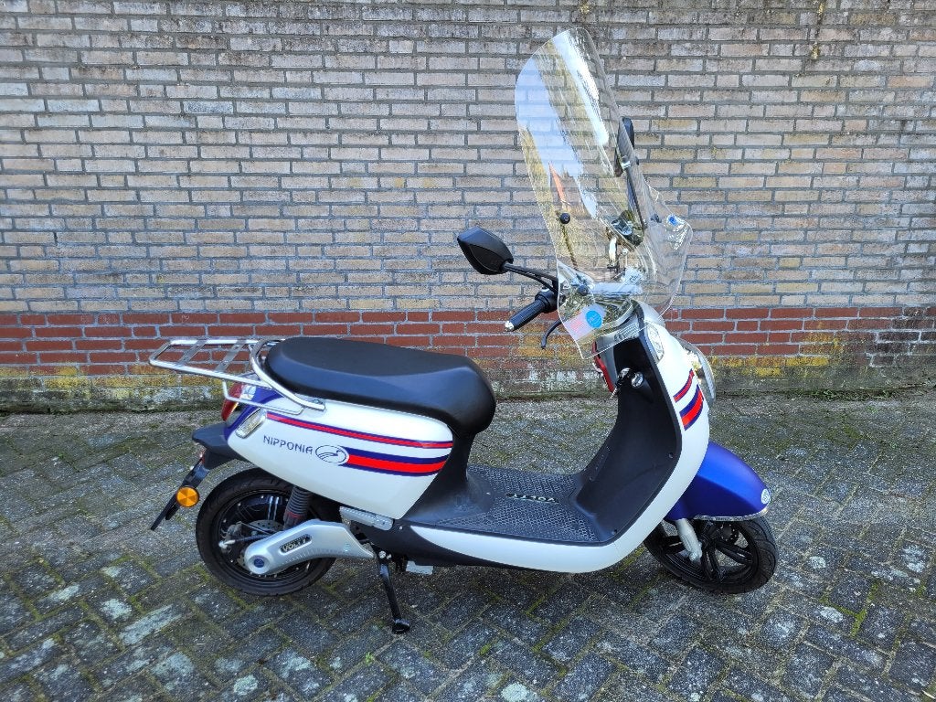Nipponia Volty E-Scooter Incl. Windscherm & Slot, Fietsen en Brommers, Elektrisch, Zo goed als nieuw, Maximaal 25 km/u, Ophalen