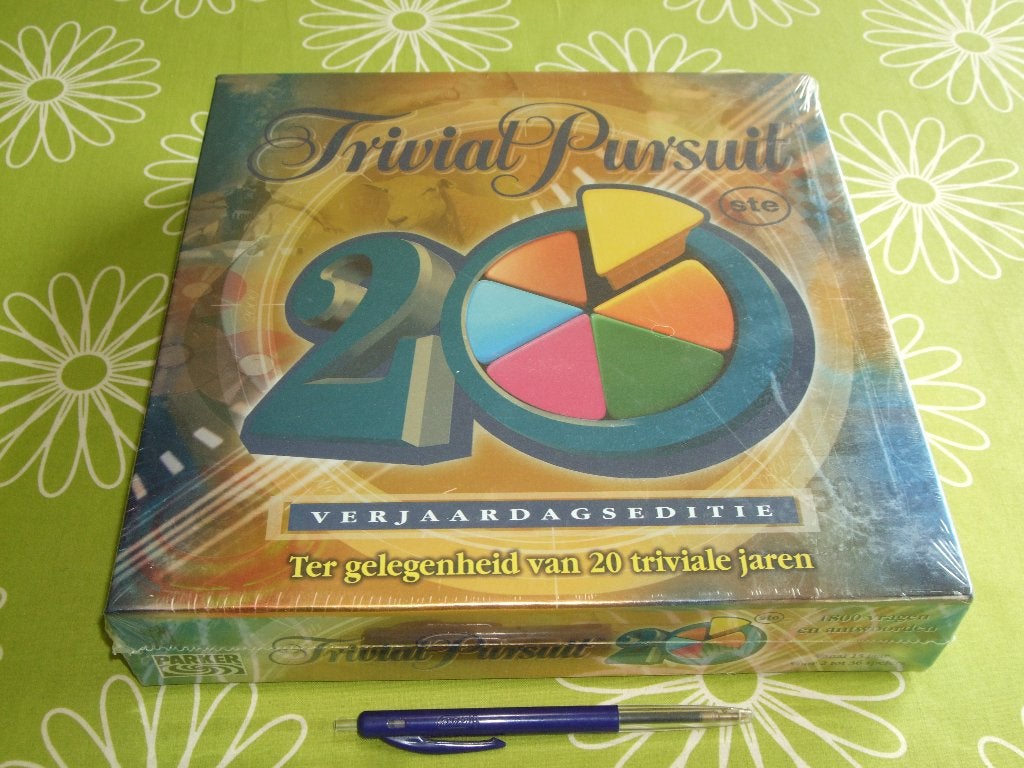 Nieuw in seal: Trivial Pursuit verjaardagseditie - 20 jaar, Een of twee spelers, Ophalen of Verzenden, Nieuw, Parker