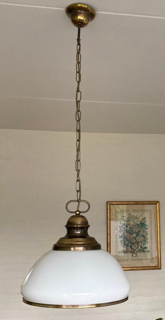 Frantzen hanglamp koper/brons met wit glazen kap, Ophalen of Verzenden, Gebruikt, Glas, 75 cm of meer