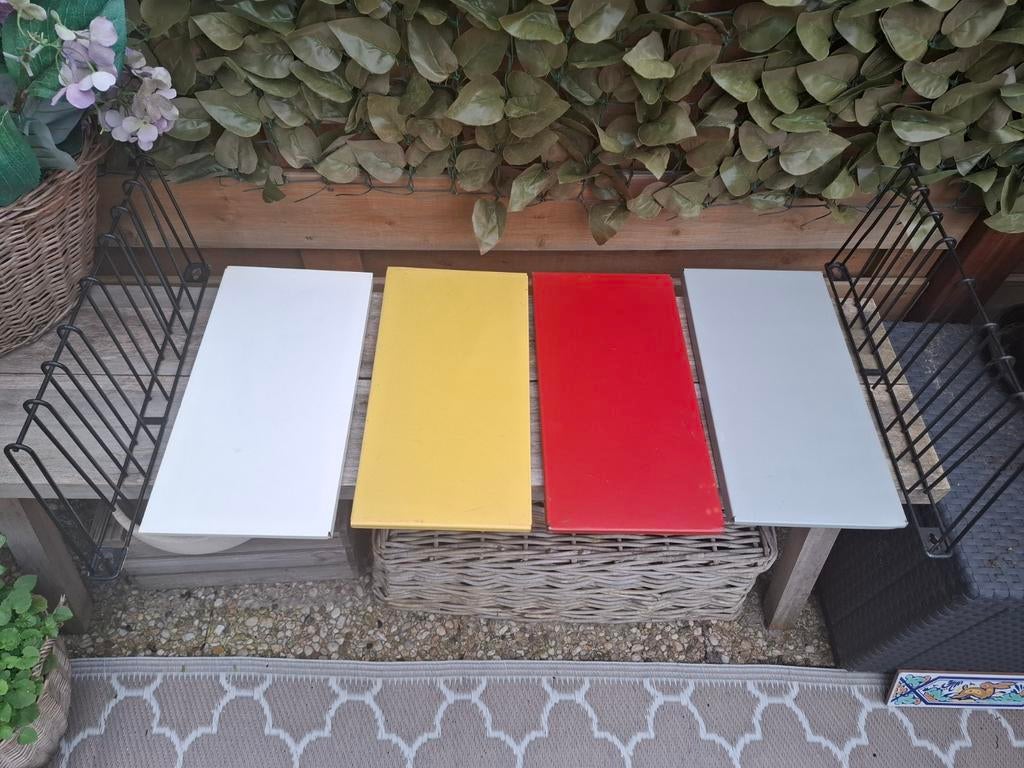 Vintage / retro Tomado boekenrekje, Ophalen of Verzenden, Huis en Inrichting