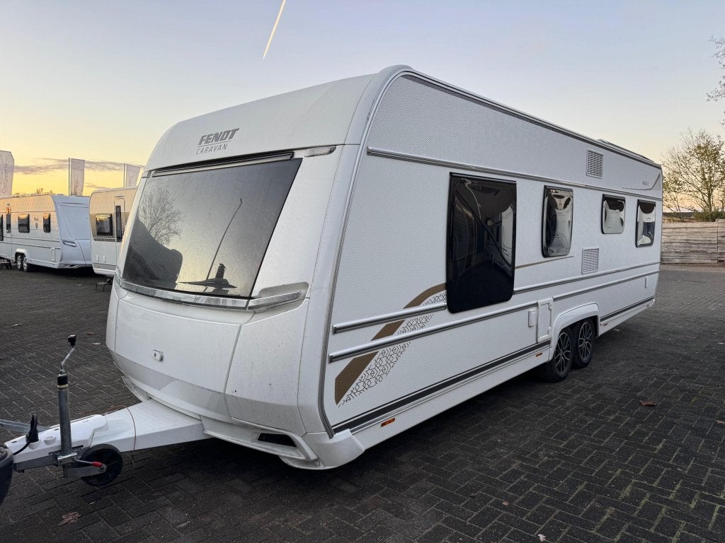 Fendt Palace 700 2022 | Queensbed | Airco, Caravans en Kamperen, 7 tot 8 meter, Bedrijf, Treinzit, Fendt