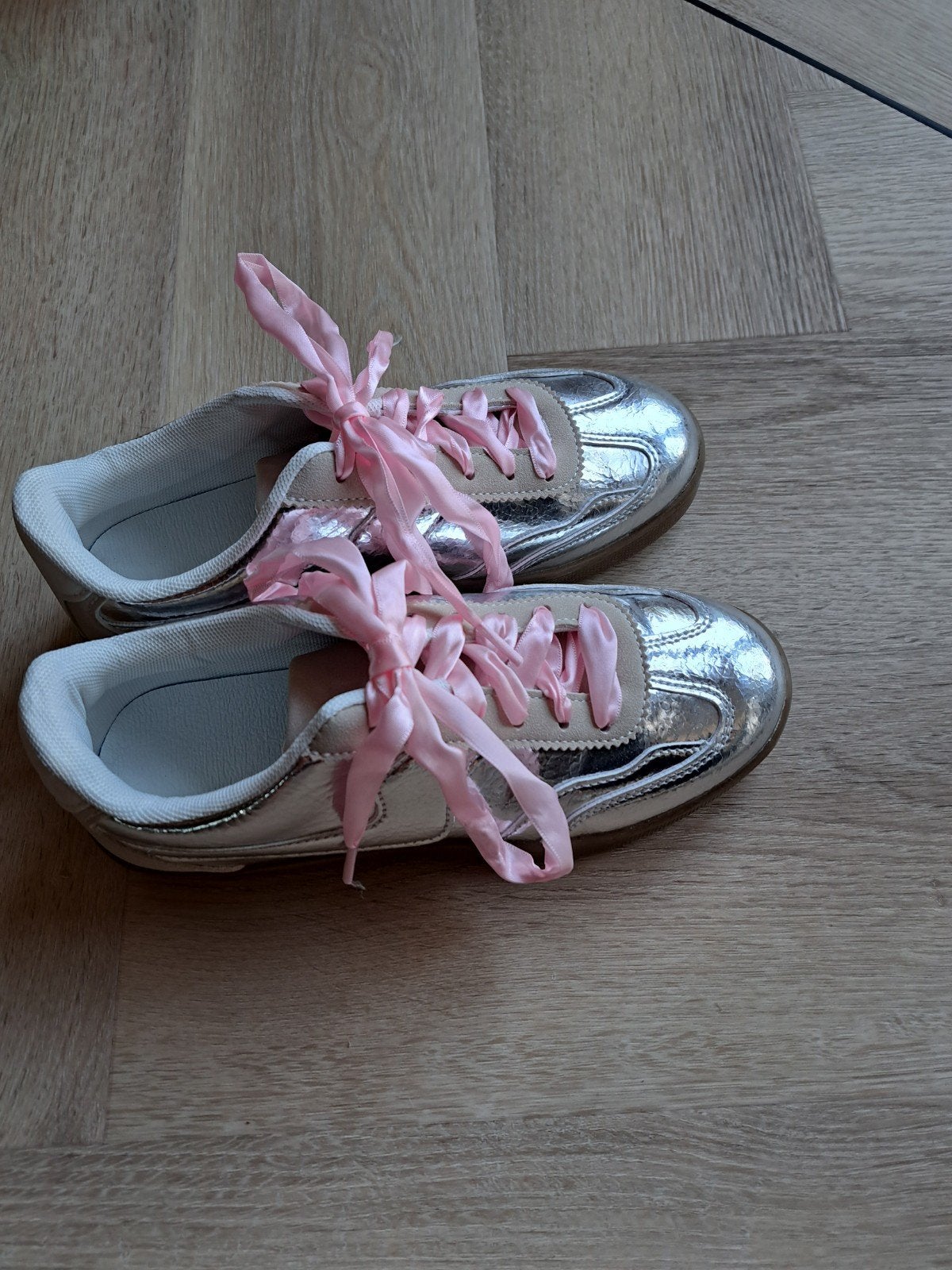 DAMES SNEAKERS NIEUW MAAT 37 KLEUR ZILVER, Ophalen of Verzenden, Nieuw, Overige kleuren, Sneakers of Gympen