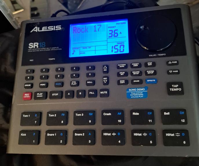 Alesis SR18 drumcomputer (met bas), Ophalen of Verzenden, Gebruikt, Overige merken