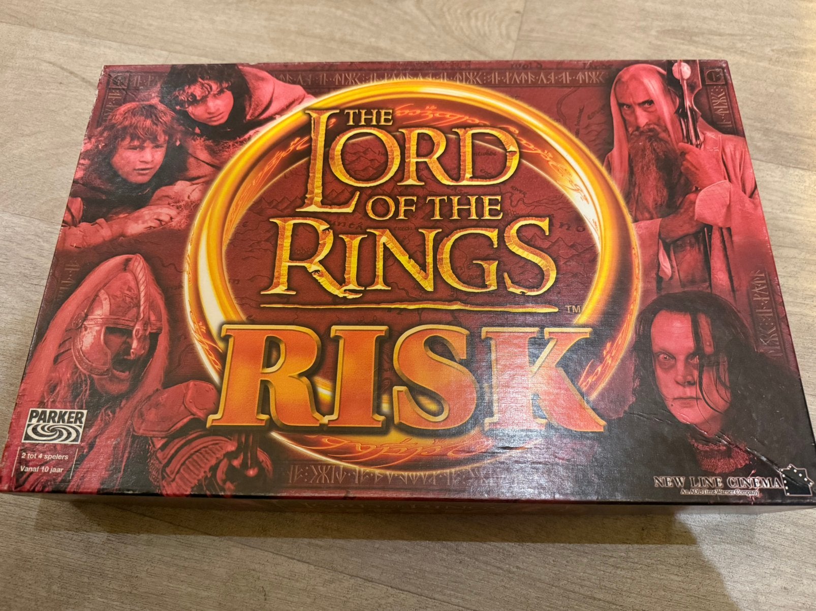 RISK Lord of the Rings., Drie of vier spelers, Ophalen of Verzenden, Zo goed als nieuw
